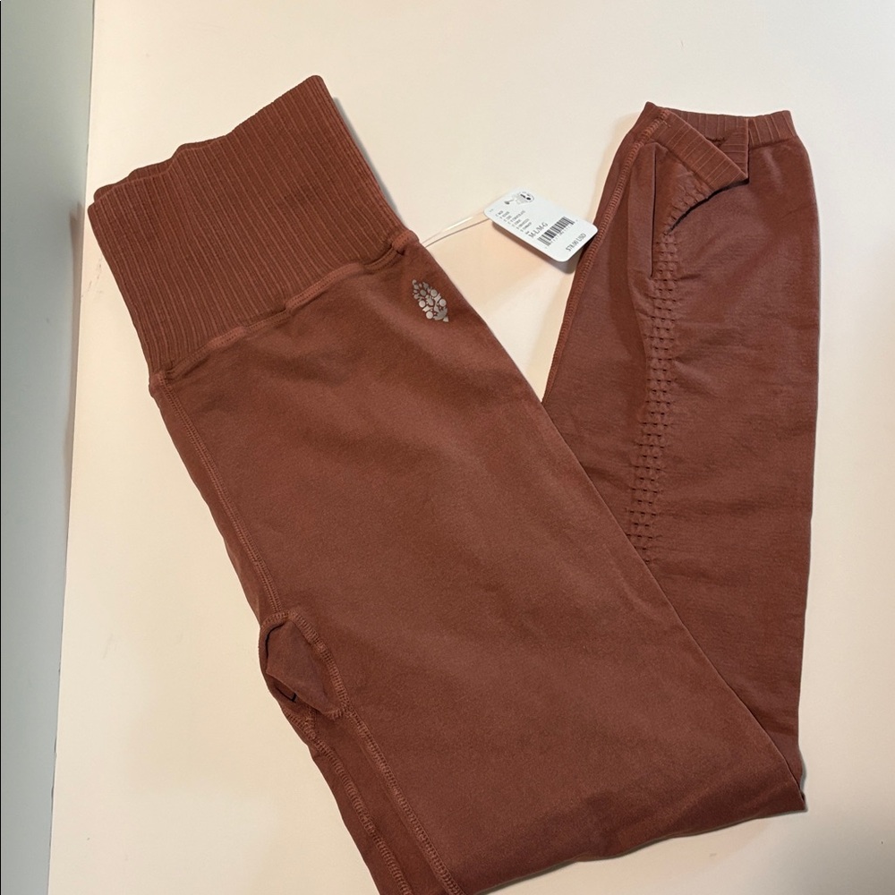Free people movement Leggings in Chocolate Brown medium-large NEW